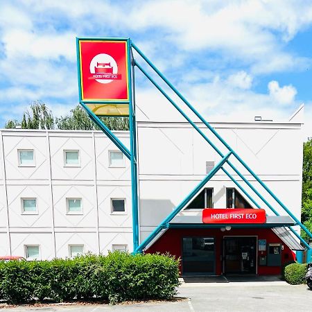 Hotel First Eco Savigny Villemoisson Centre Commercial Carrefour Экстерьер фото