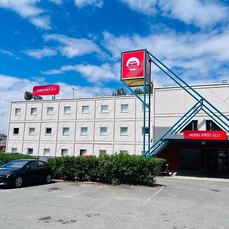 Hotel First Eco Savigny Villemoisson Centre Commercial Carrefour Экстерьер фото
